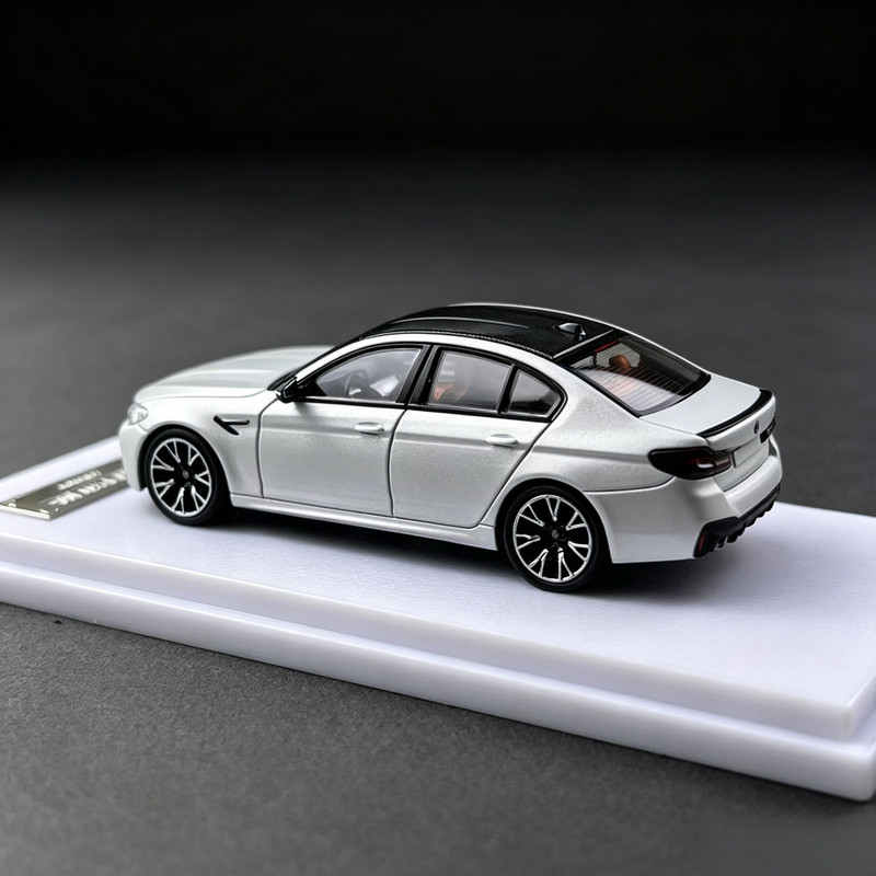 Howie Model 1/64 NIEUW BMW M5  - Model Kit Bmw recensie en prijs